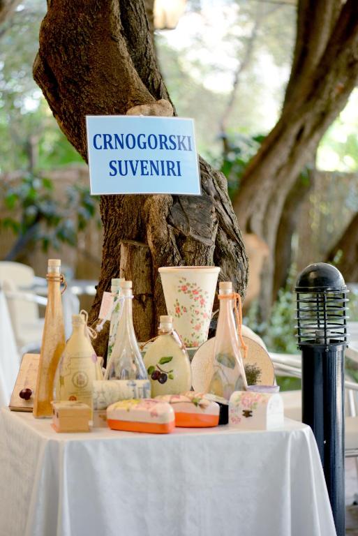 Galería fotográfica de Hotel Sanja former Oliva en Budva