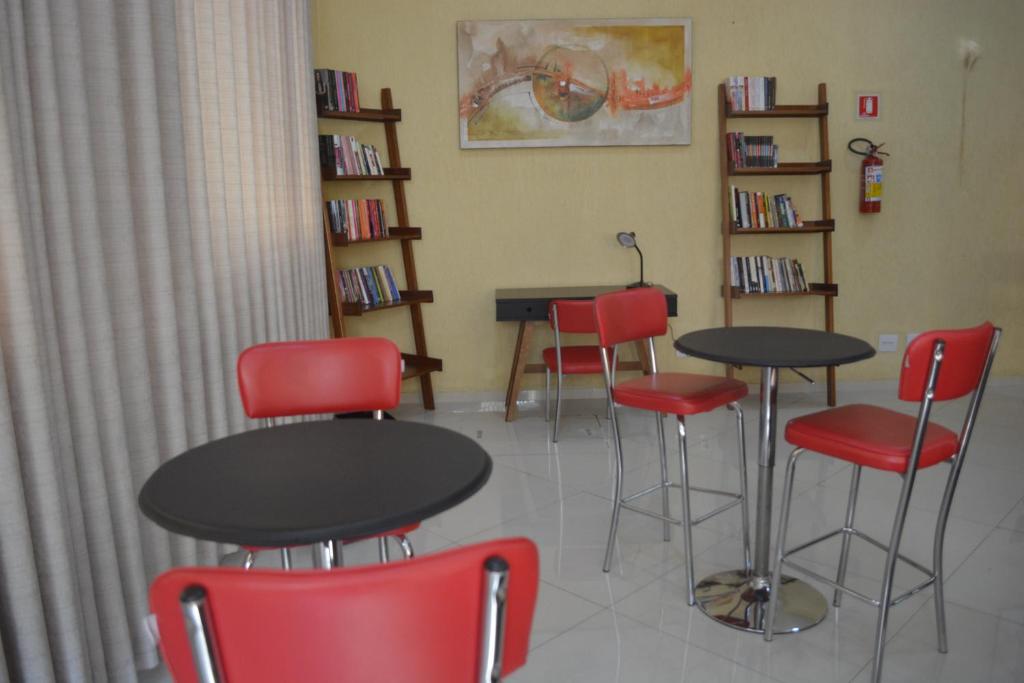  Hotel Calstar