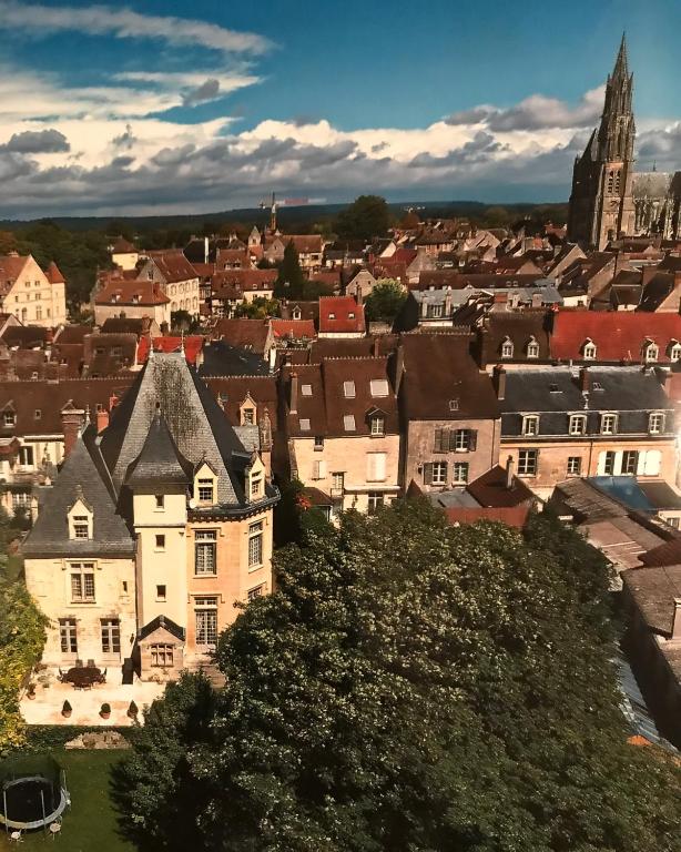 Nespecifikovaný výhled na destinaci Senlis nebo výhled na město při pohledu z bed and breakfast