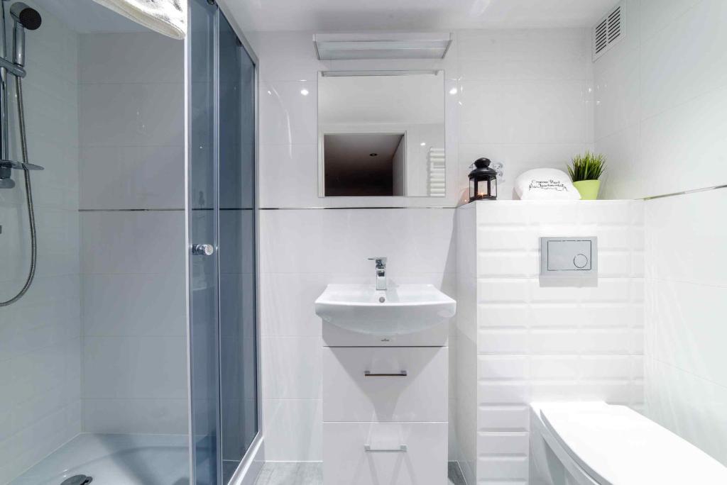 2 Nights Apartments - great location, right next to Main Rail and Bus Station, 10 min to Main Square by foot - Resim 4