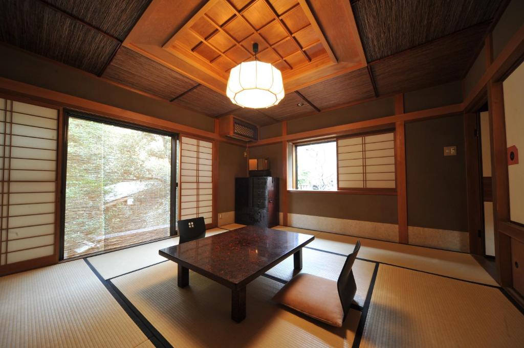 Posezení v ubytování Yuzuya Ryokan - Adult Only