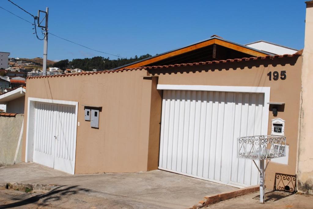  Corona Hostel