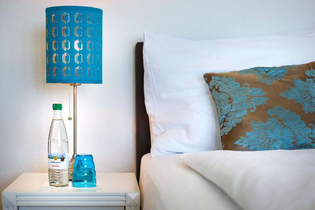 
Single Room with Shared Bathroom
