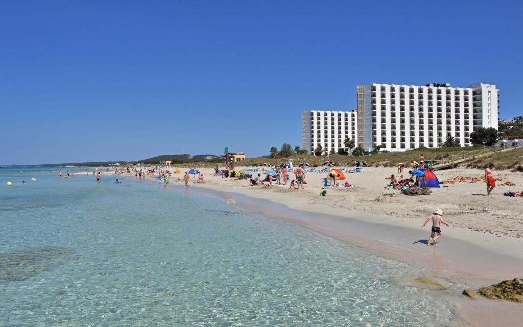 A beach at or near a szállodákat