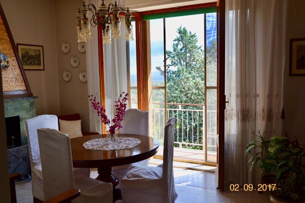 A seating area at Casa Isabella