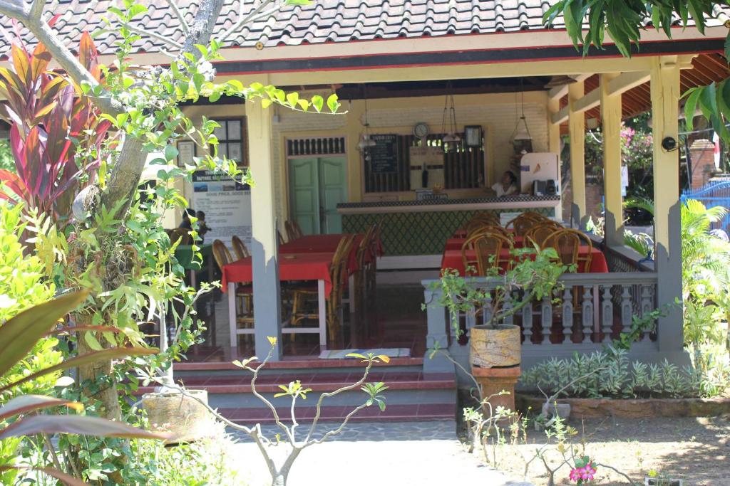 Zahrada ubytování Taman Lily's Hotel