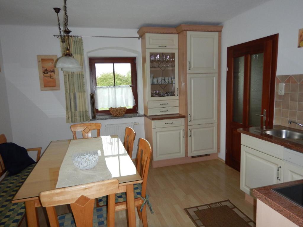 Kuchyň nebo kuchyňský kout v ubytování Ferienhaus Humer