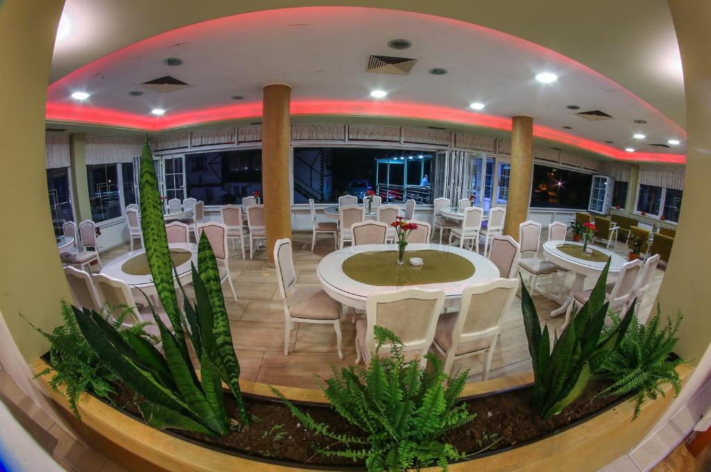 Restaurace v ubytování Hotel Fontana