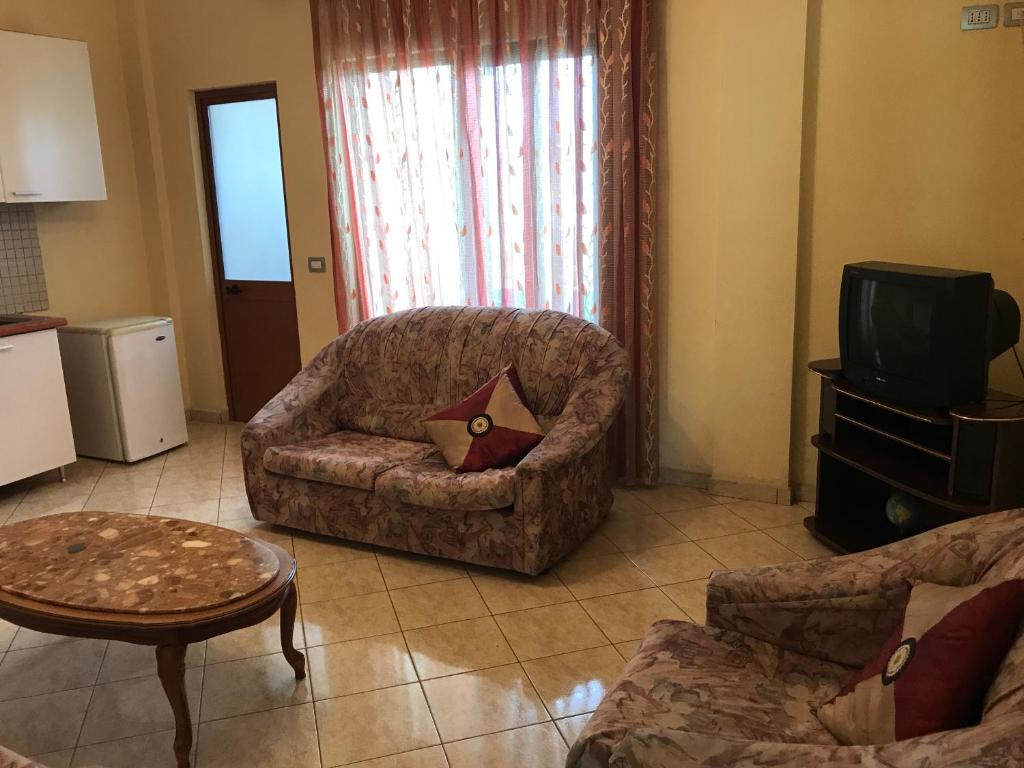 TV a/nebo společenská místnost v ubytování Guest House "Pisha"