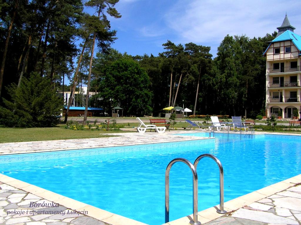 Bazén v ubytování Borówka w Blue Mare nebo v jeho okolí