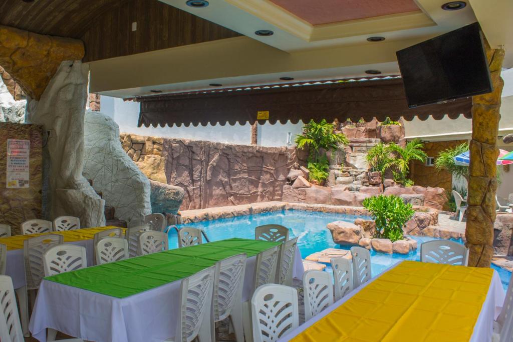 Bazén v ubytování Hotel San Rafael nebo v jeho okolí