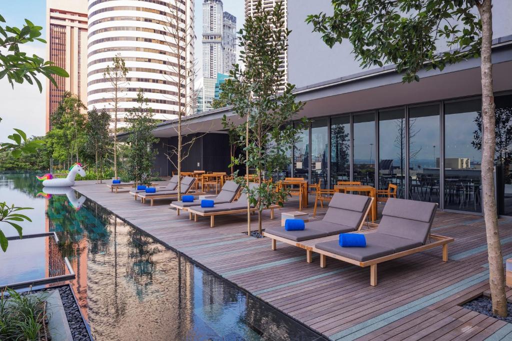 Hồ bơi trong/gần Dao by Dorsett AMTD Singapore