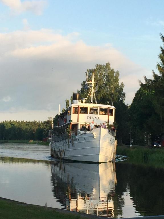 Výhled na řeku, která protéká v blízkosti penzionu