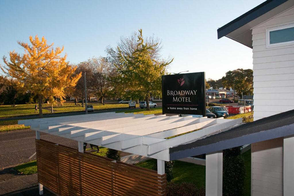 Broadway Motel & Miro Court Villas - Resim 45