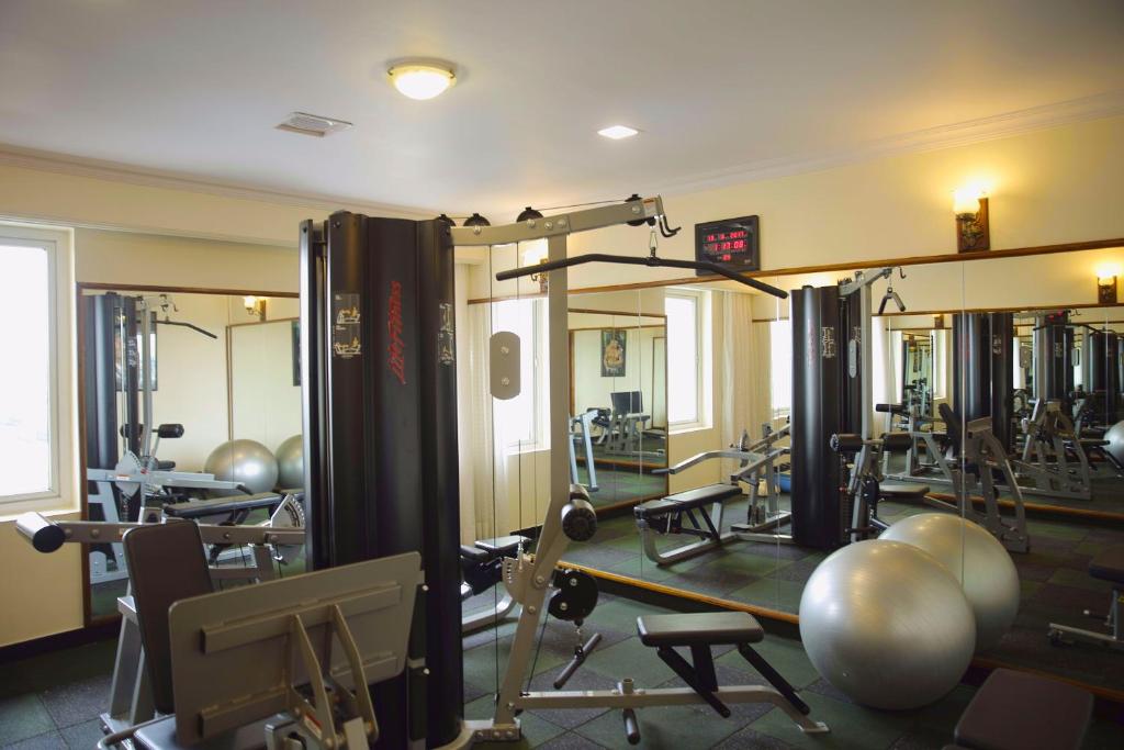 Fitness centrum a/nebo fitness zařízení v ubytování Peerless Hotel Kolkata