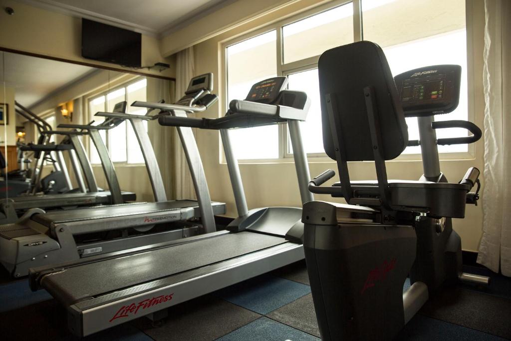 Fitness centrum a/nebo fitness zařízení v ubytování Peerless Hotel Kolkata