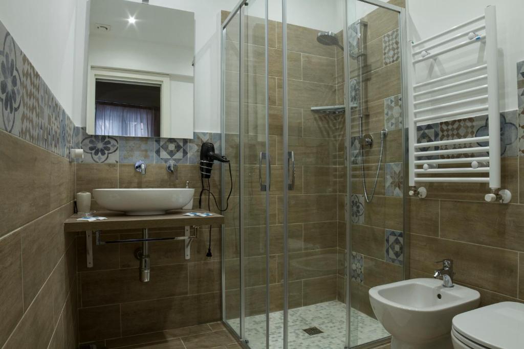 Łazienka w obiekcie Bagnasco 18 suite&terrace