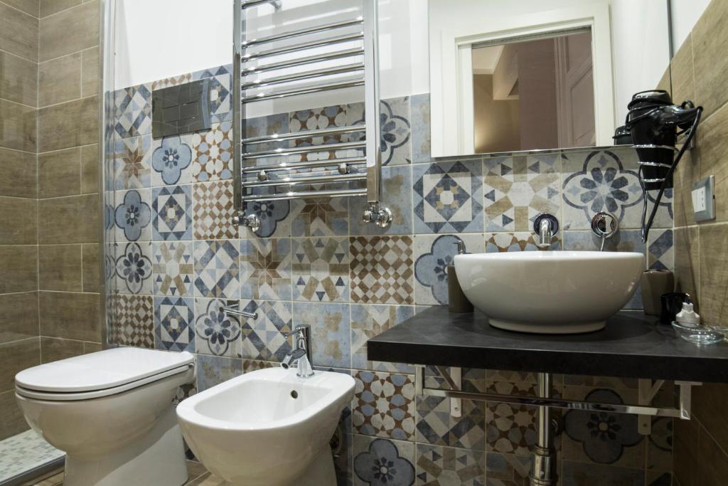 Łazienka w obiekcie Bagnasco 18 suite&terrace