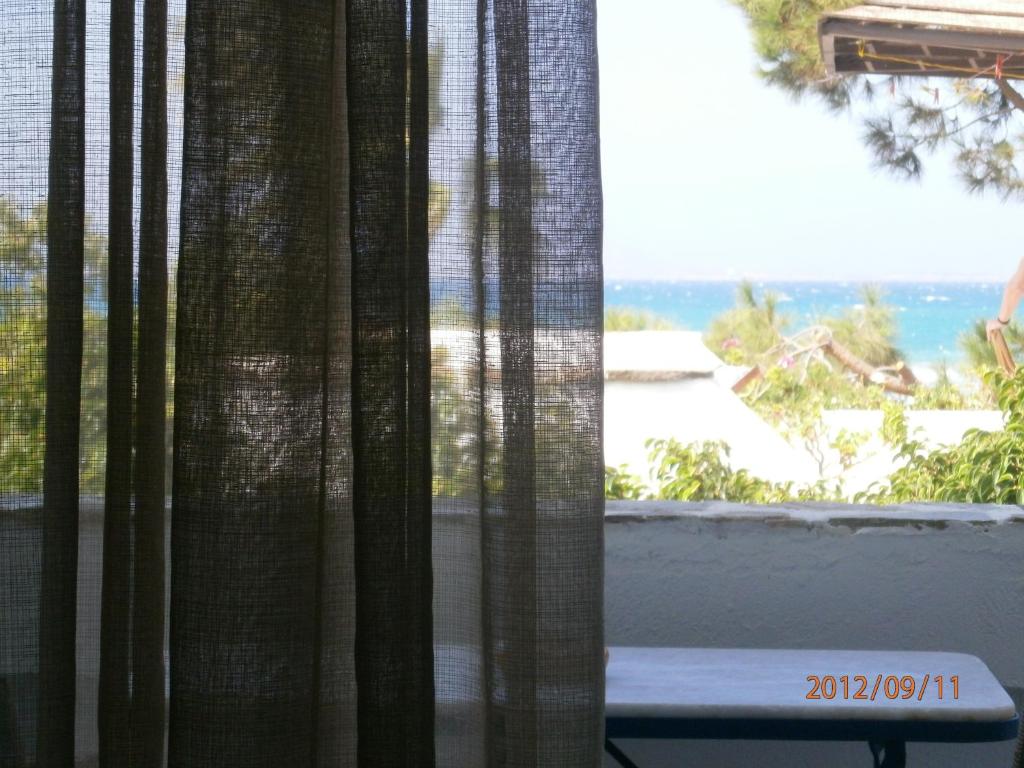 Alkyoni Beach Hotel - 2