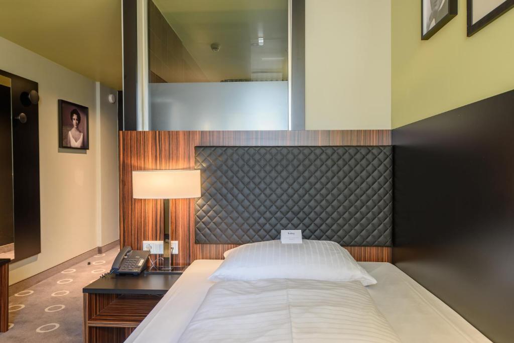 The Frankfurt - Resim 13