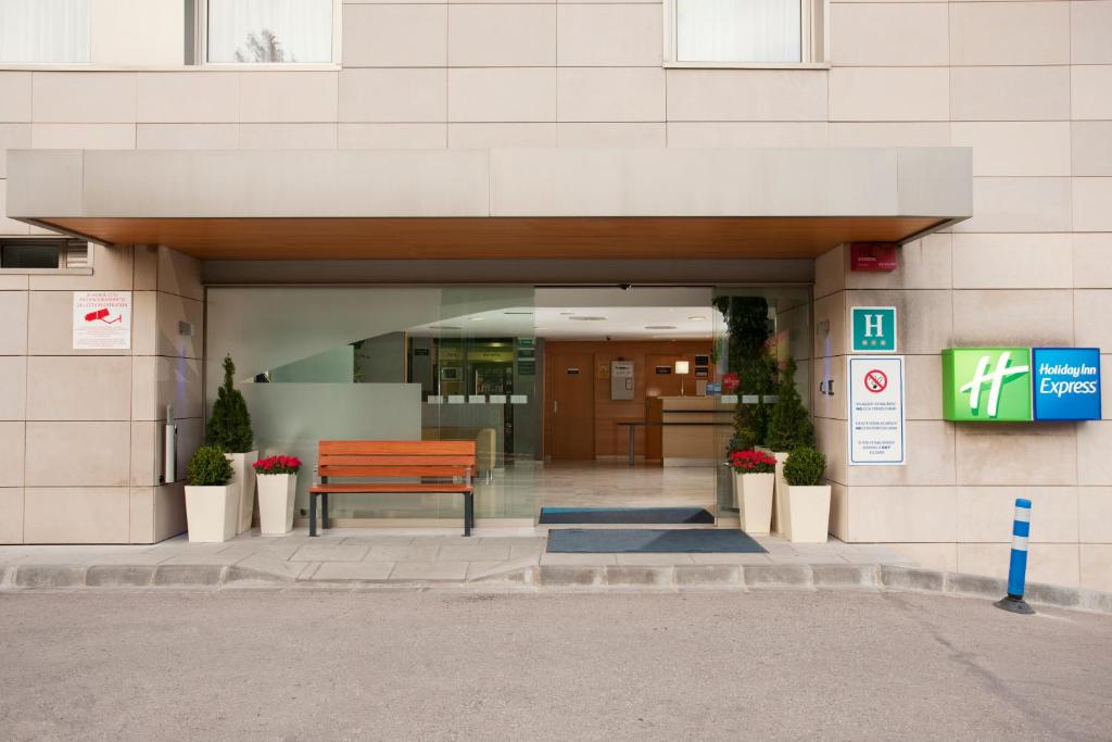 Holiday Inn Express Barcelona - Montmeló, an IHG Hotel ...