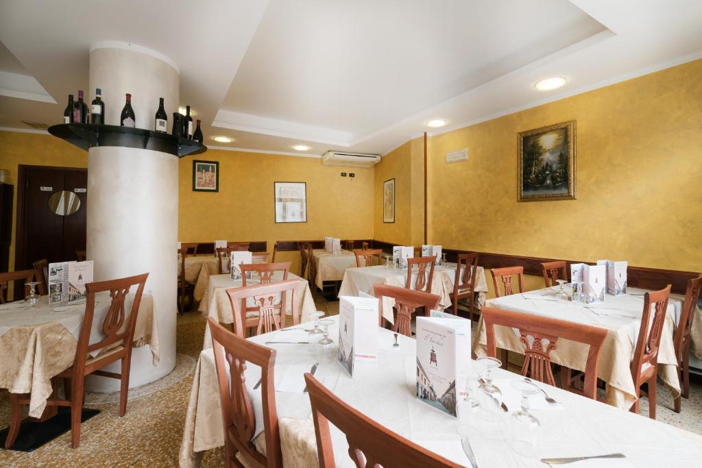 Restaurace v ubytování Il Torchio di Alchieri Moreno e C SAS