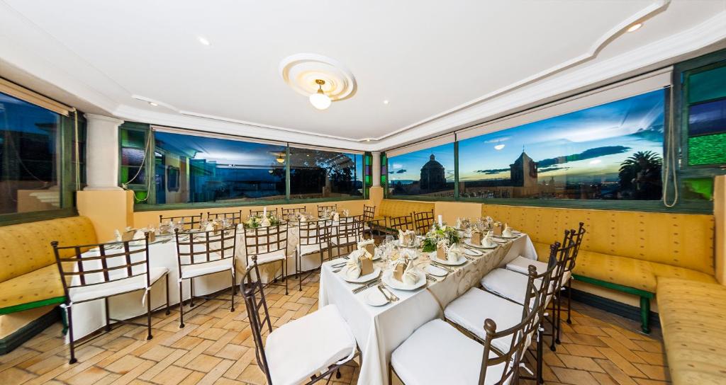 Hotel De La Operaにあるレストランまたは飲食店