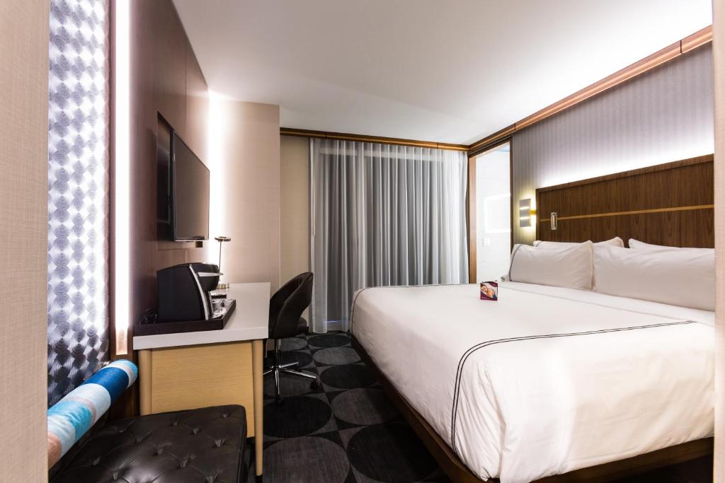 رزرو هتل، Crowne Plaza HY36 Midtown Manhattan، یک هتل IHG | 09197245266