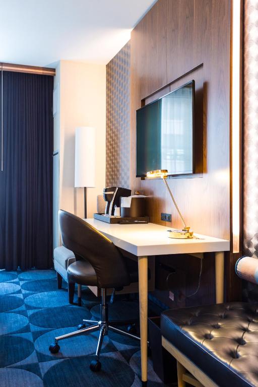 Crowne Plaza HY36 Midtown Manhattan, an IHG Hotel - Standard King Room - High Floor