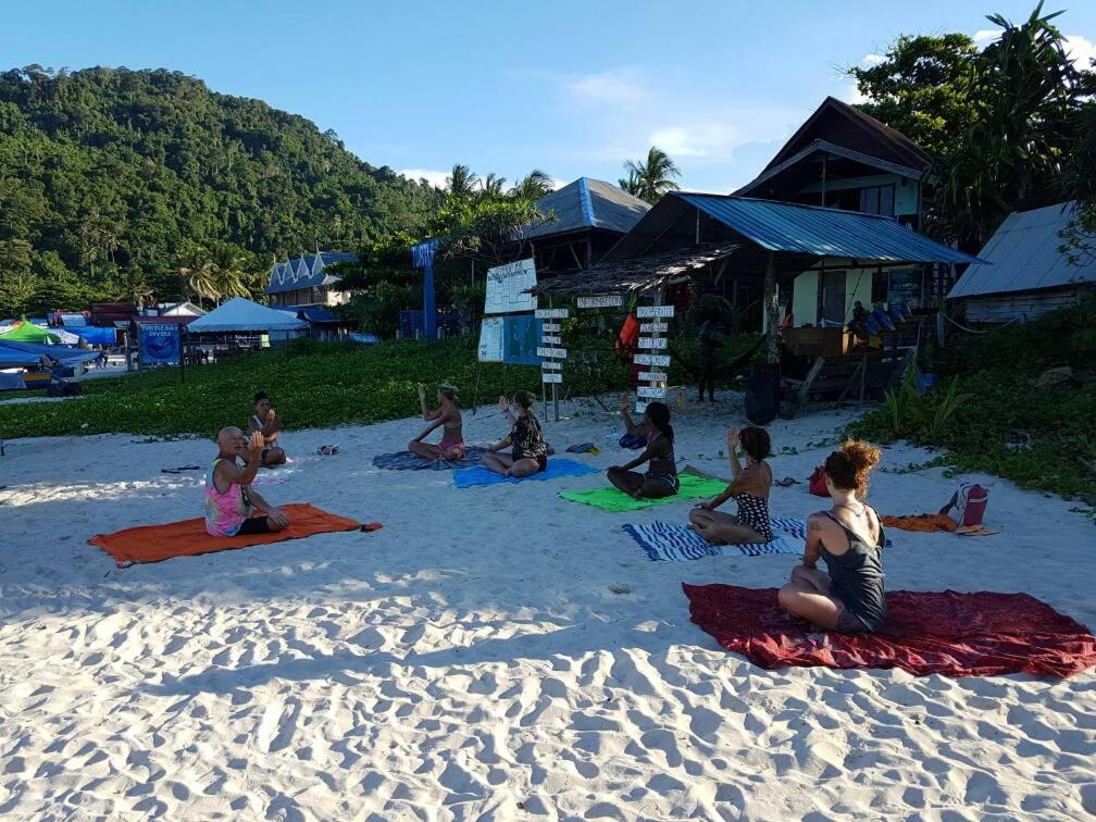 Hosté ubytování Perhentian Island Cocohut Long Beach Resort