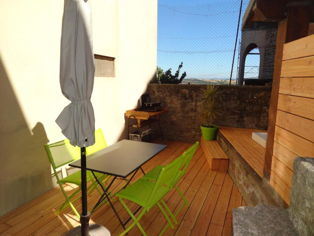 Balkón nebo terasa v ubytování Gîte Dourdou - Les Hauts de Camarès