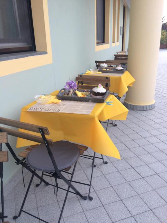 Restauracja lub miejsce do jedzenia w obiekcie AppartaHotel