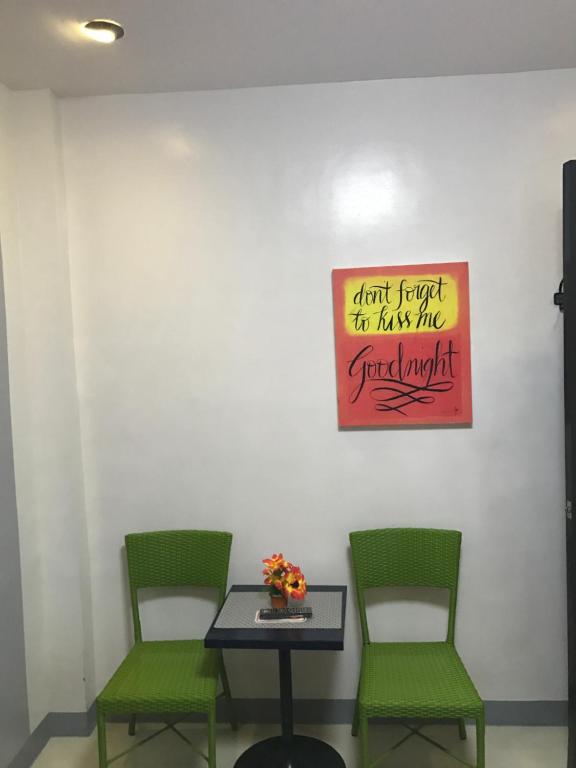 Alzeah's Place Room for Rent - Habitación Doble Con Balcón