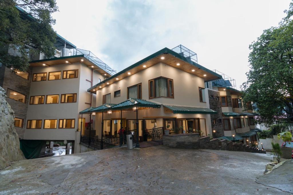 Gallery image of Country Inn Premier Pacific Mall Road Mussoorie in Mussoorie
