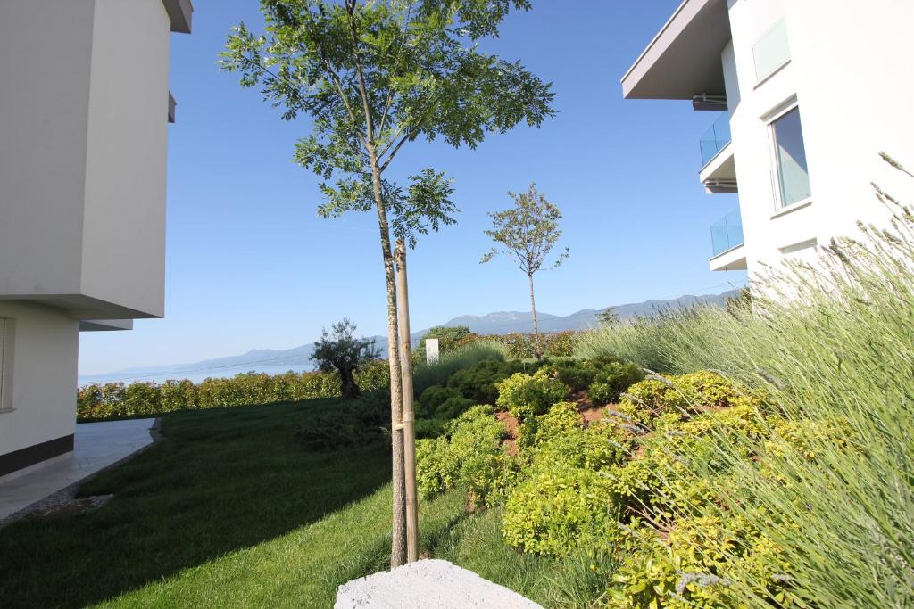 Vonkajšia záhrada v ubytovaní Studio apartment Miramare