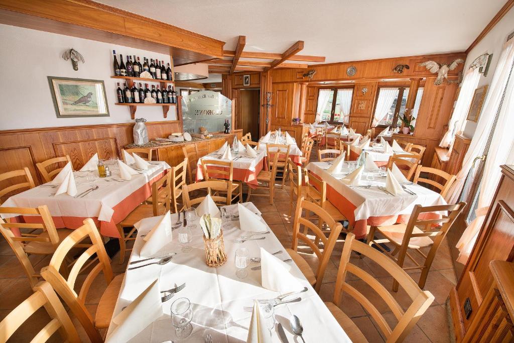 Restauracja lub miejsce do jedzenia w obiekcie Hotel Gallo Cedrone