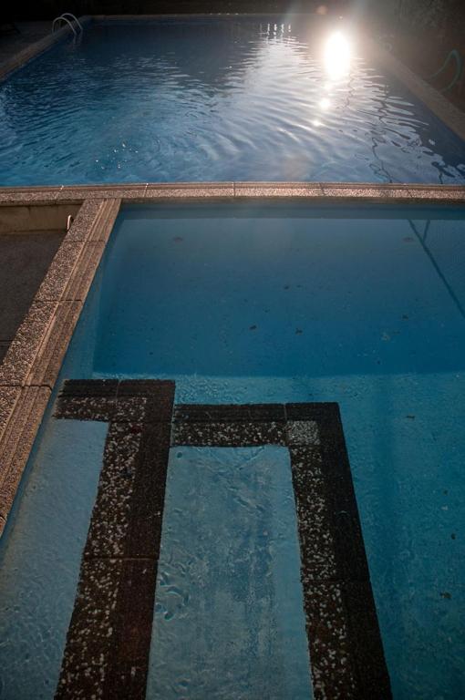 Broadway Motel & Miro Court Villas - Resim 14