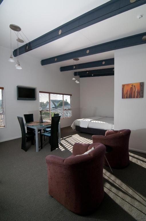 Broadway Motel & Miro Court Villas - Resim 26