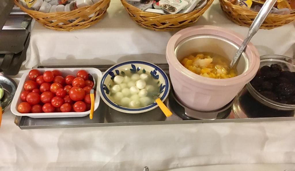 Jídlo v hotelu nebo okolí