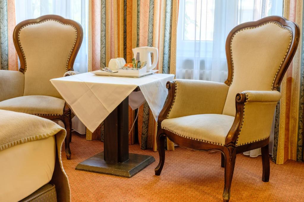 Hotel Hohenstaufen - Queen Room