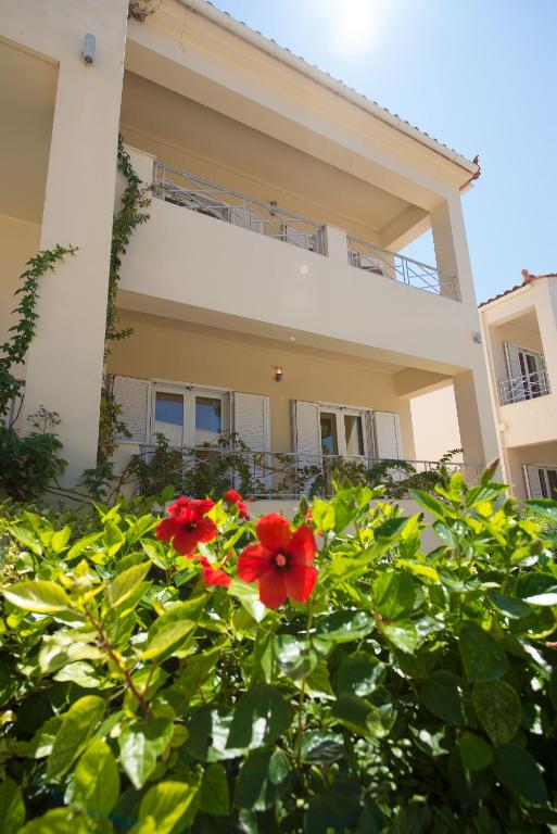 Κήπος έξω από το Villa Muses