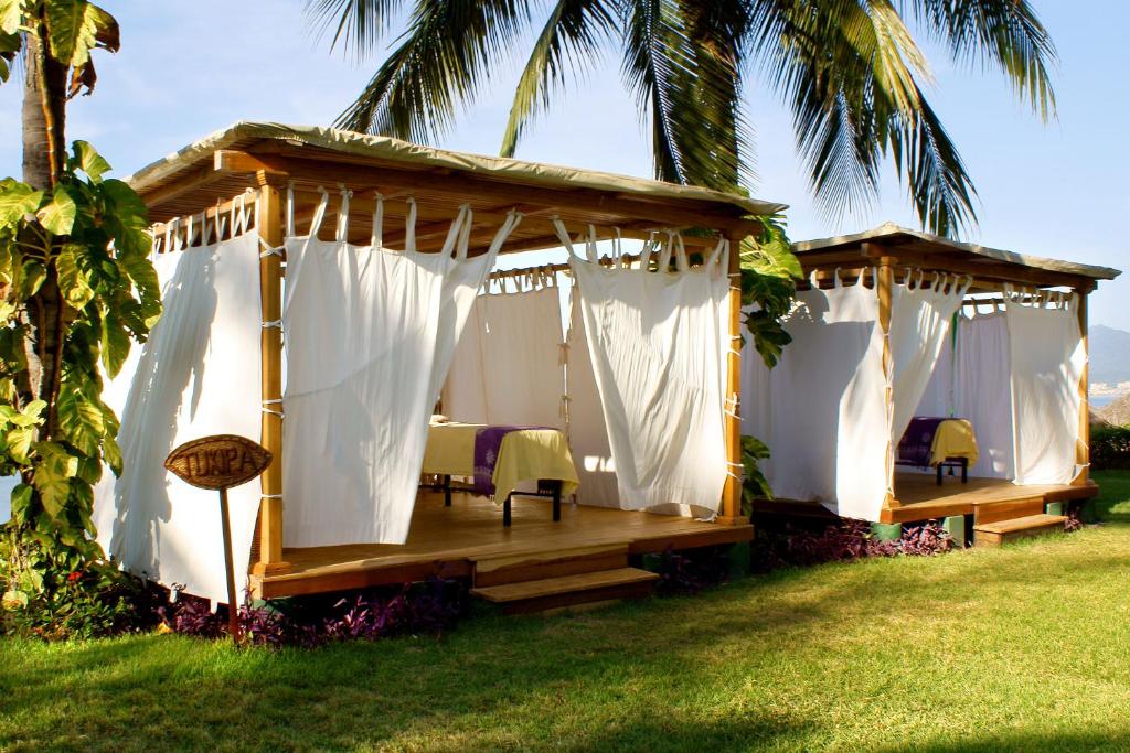 Zahrada ubytování Grand Decameron Complex Bucerias, A Trademark All-Inclusive Resort