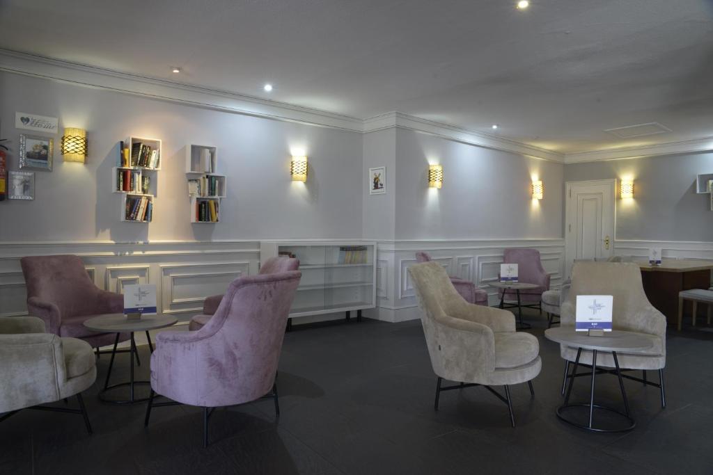 A seating area at TRH Paraíso