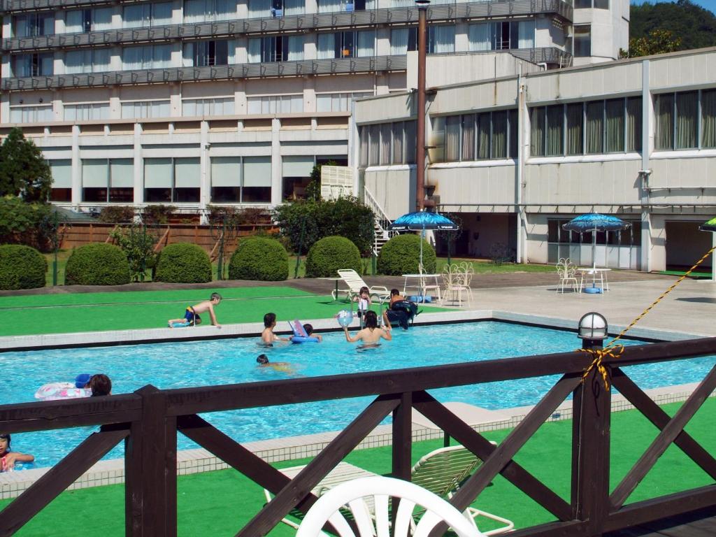 Bazén v ubytování Misasa Royal Hotel nebo v jeho okolí
