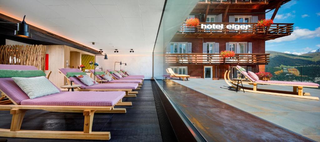 Nespecifikovaný výhled na hory nebo výhled na hory při pohledu z hotelu