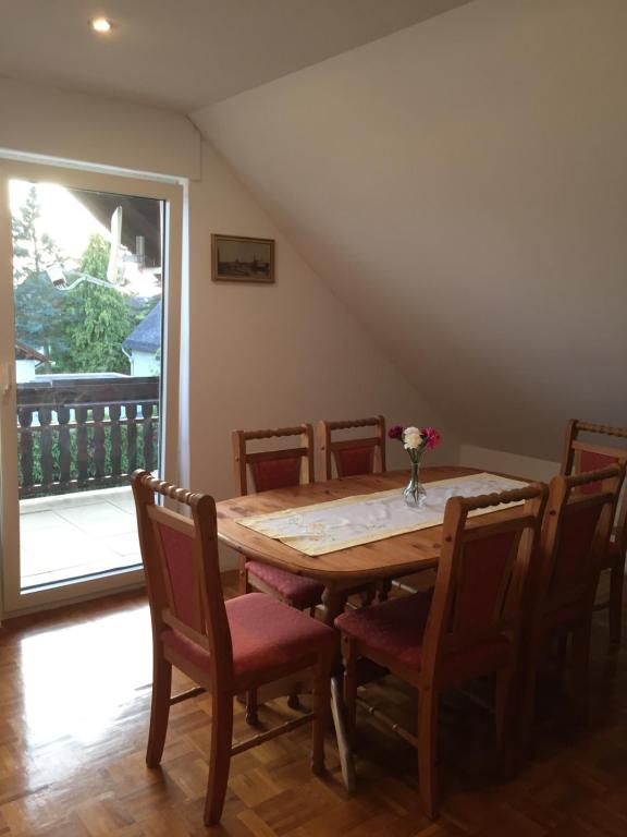 Fotografie z fotogalerie ubytování Ferienwohnung Vetter v destinaci Weisel