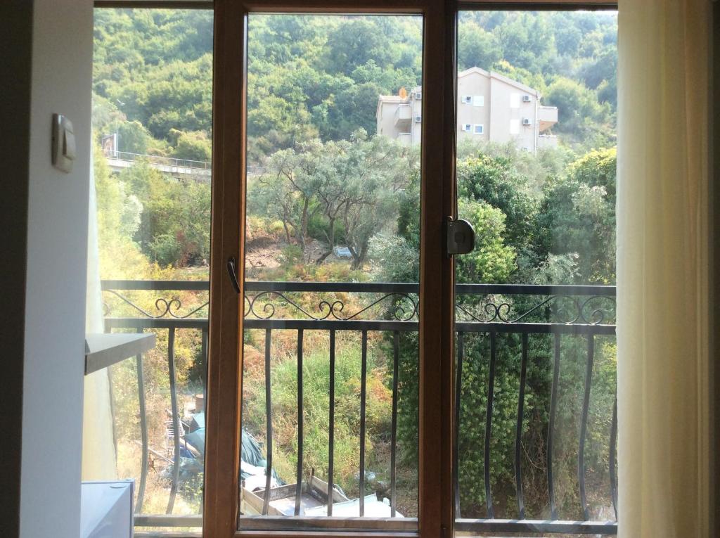 Olive Terrace Apartments 3 - 6