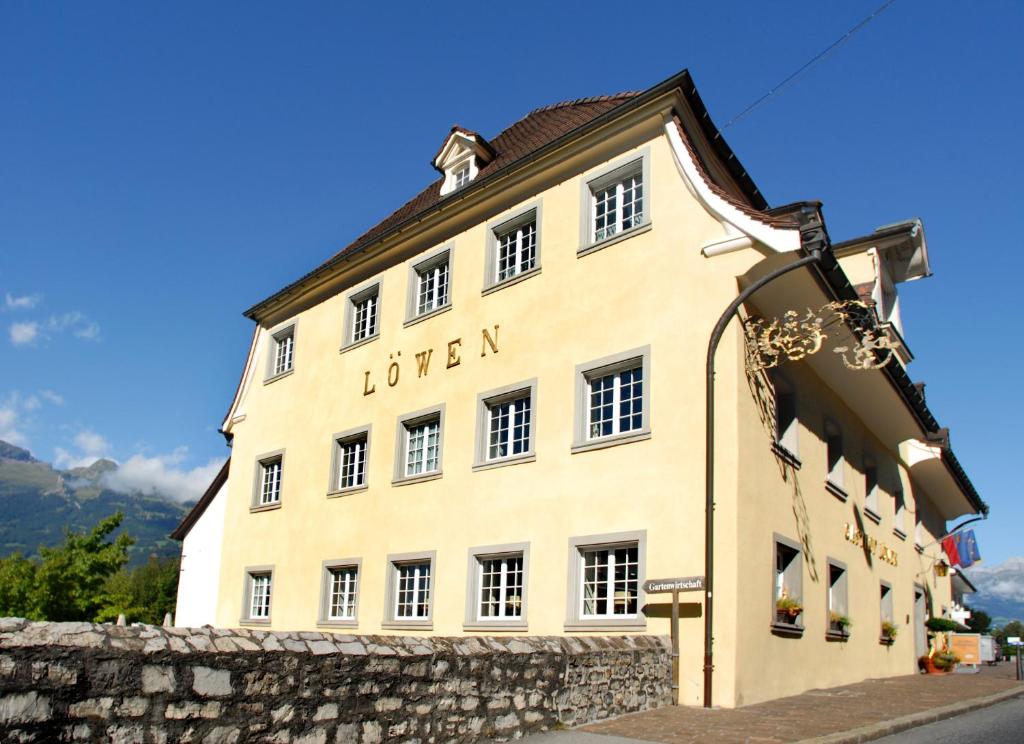 a building with the name jörn on it at Hotel Gasthof Löwen in Vaduz