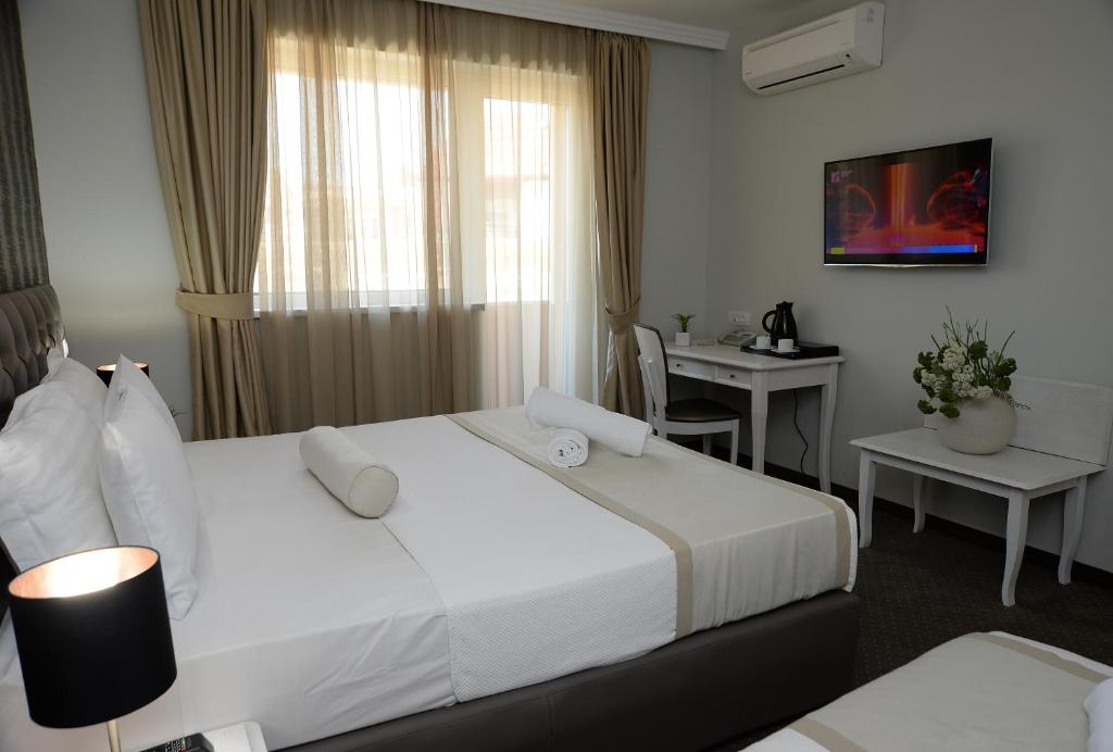 Alexandar Square Apartments - Apartment With View And Balcony