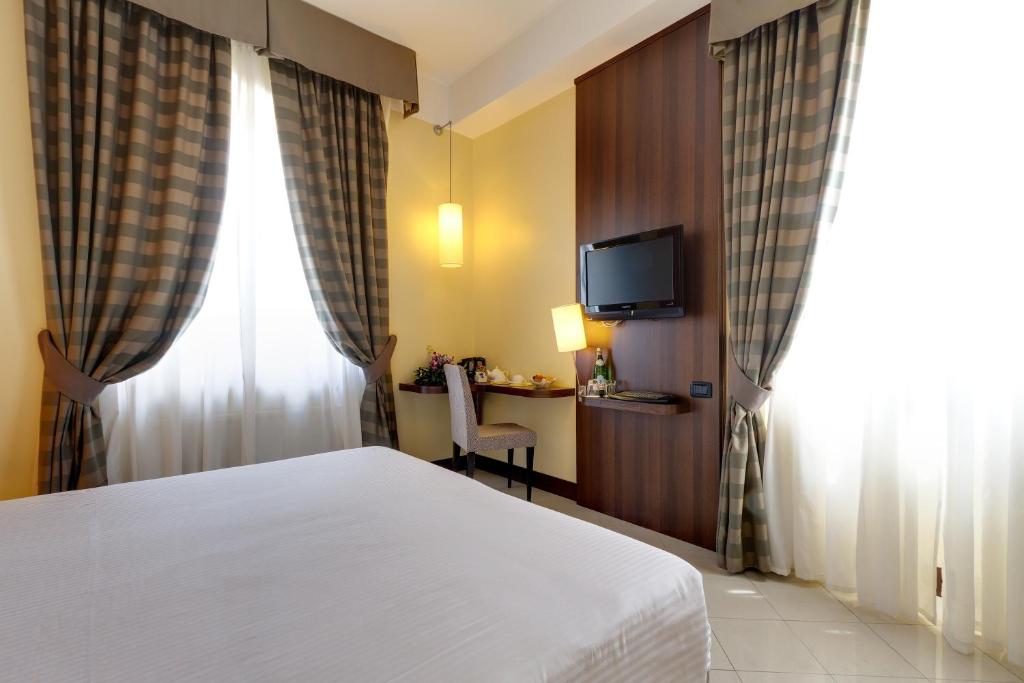 TH Roma - Carpegna Palace - Resim 35